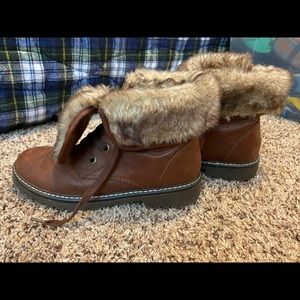 BROWN BOOTS (Like NEW)